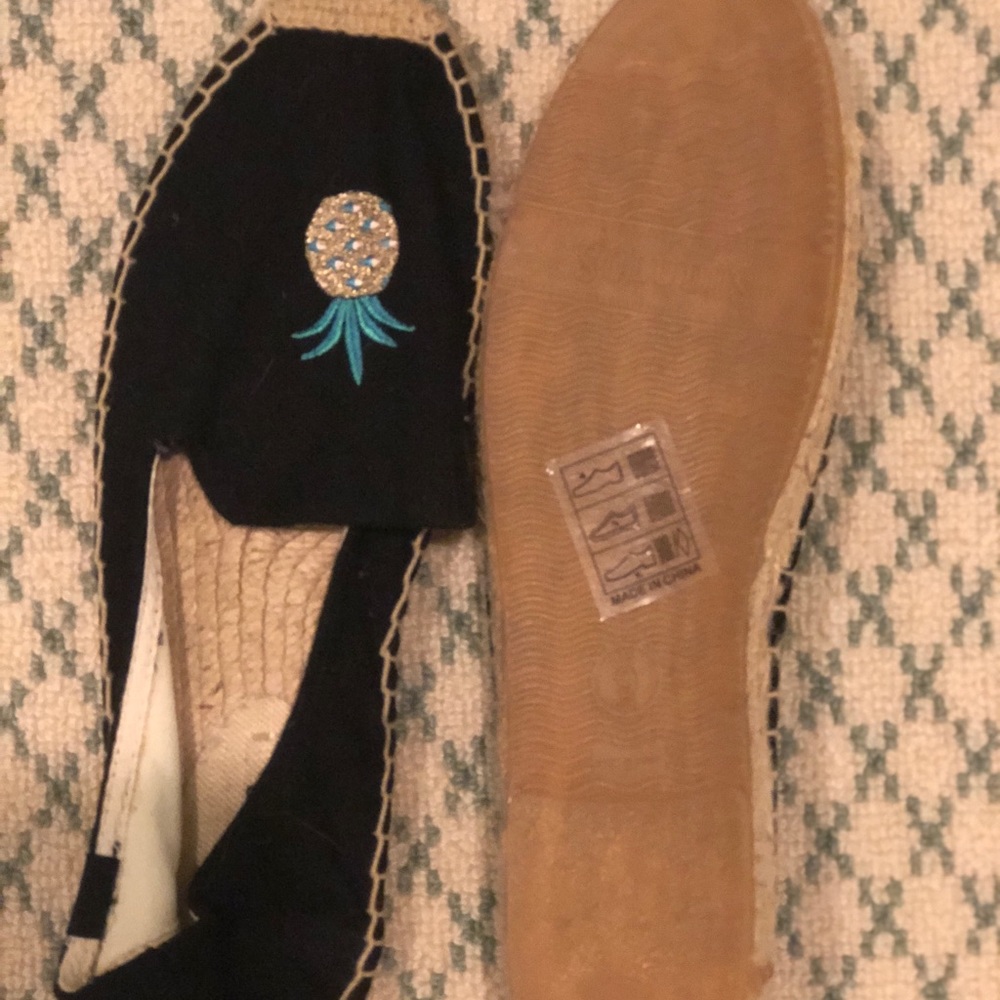 Size 9 Soludos